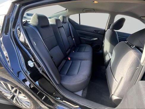 Used 2024 Nissan Altima 2.5 SV image 25