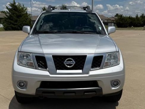 Used 2014 Nissan Frontier PRO-4X w/ Pro-4x Luxury Package AWD/4WD image 3