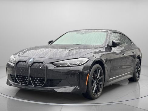 Used 2023 BMW i4 eDrive35 w/ Premium Package image 2