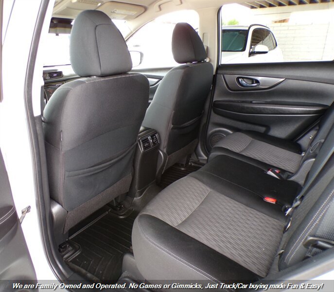 Used 2020 Nissan Rogue SV AWD/4WD image 15