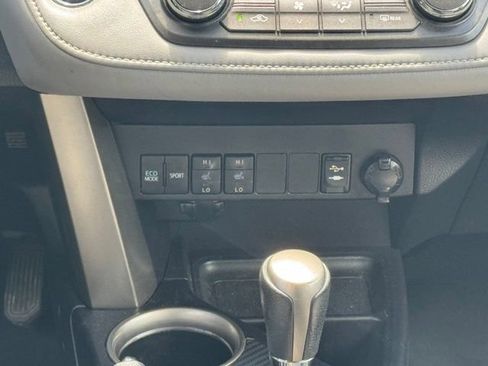Used 2014 Toyota RAV4 Limited w/ Preferred Accessory Package AWD/4WD image 16