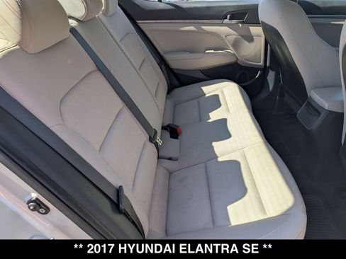 Used 2017 Hyundai Elantra SE FWD image 25