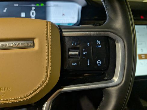 Used 2024 Land Rover Range Rover Sport SE image 25