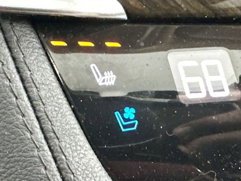 Used 2020 Cadillac XT6 Premium Luxury w/ Platinum Package image 24