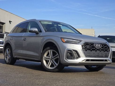 Used 2021 Audi Q5 e Prestige w/ Prestige Package image 2