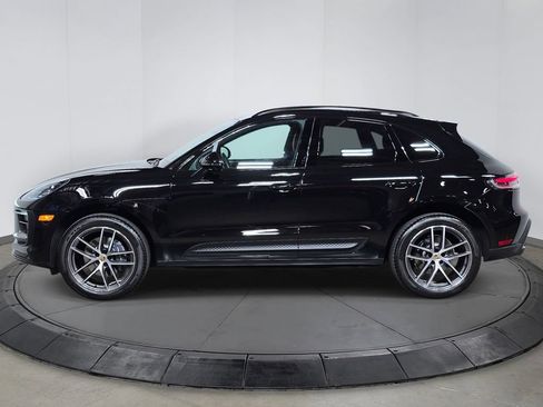 Certified 2026 Porsche Macan AWD/4WD image 2