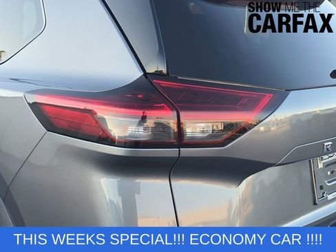 Used 2021 Nissan Rogue SV image 28