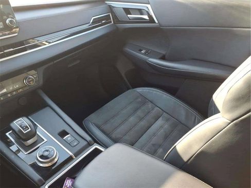 Used 2023 Mitsubishi Outlander SE image 12