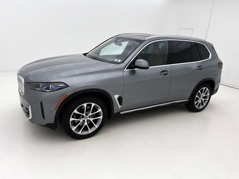 Certified 2024 BMW X5 xDrive40i w/ Premium Package image 5