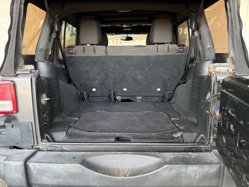 Used 2018 Jeep Wrangler Unlimited Sport S image 47