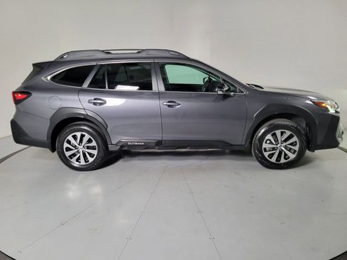 Certified 2025 Subaru Outback Premium image 3