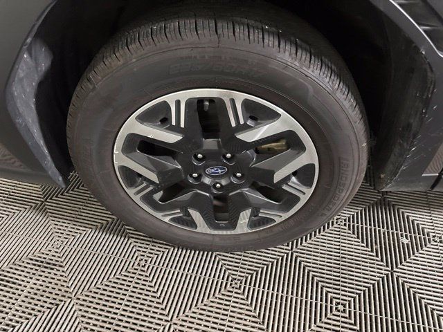 Used 2025 Subaru Forester Premium AWD/4WD image 37