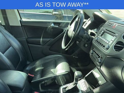 Used 2010 Volkswagen Tiguan SEL FWD image 4