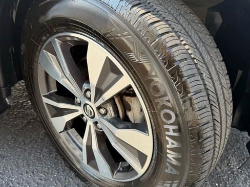 Used 2019 Nissan Murano SV image 42