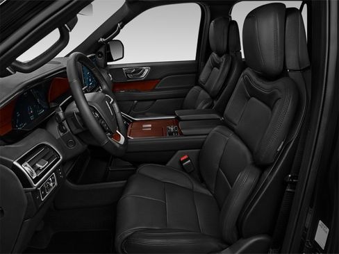 Used 2022 Lincoln Navigator L Reserve image 10