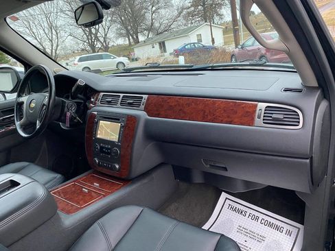 Used 2012 Chevrolet Avalanche LTZ image 33