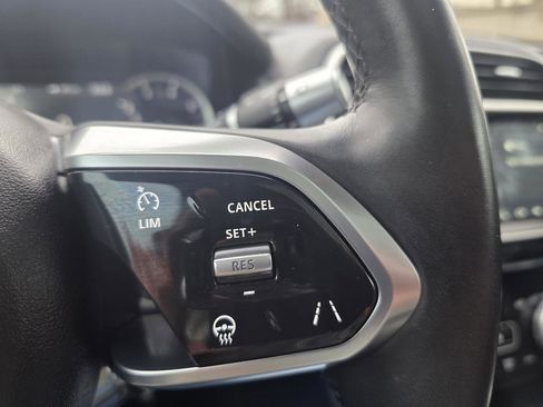 Used 2020 Jaguar XE S image 18