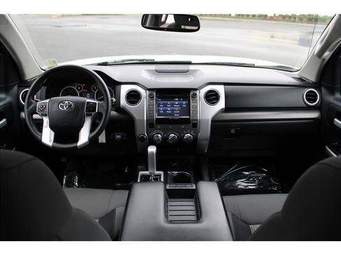 Used 2016 Toyota Tundra SR5 image 10