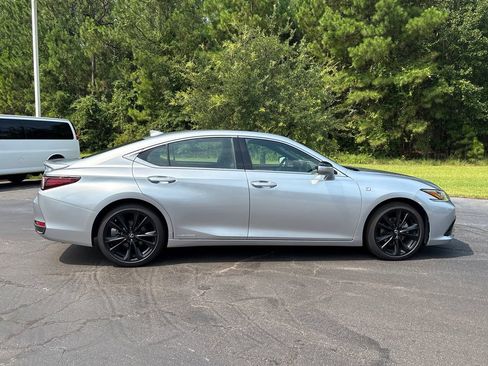 Used 2022 Lexus ES 300h F Sport w/ Accessory Package FWD image 32