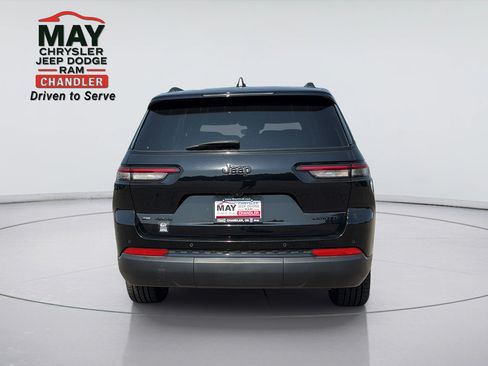 Used 2023 Jeep Grand Cherokee L Limited w/ Black Appearance Package AWD/4WD image 6