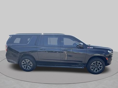 Used 2023 Chevrolet Suburban Z71 AWD/4WD image 4
