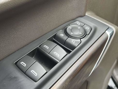 Used 2020 GMC Sierra 1500 SLT w/ SLT Convenience Package image 19