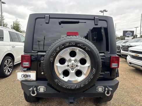 Used 2015 Jeep Wrangler Unlimited Sahara w/ Dual Top Group image 8