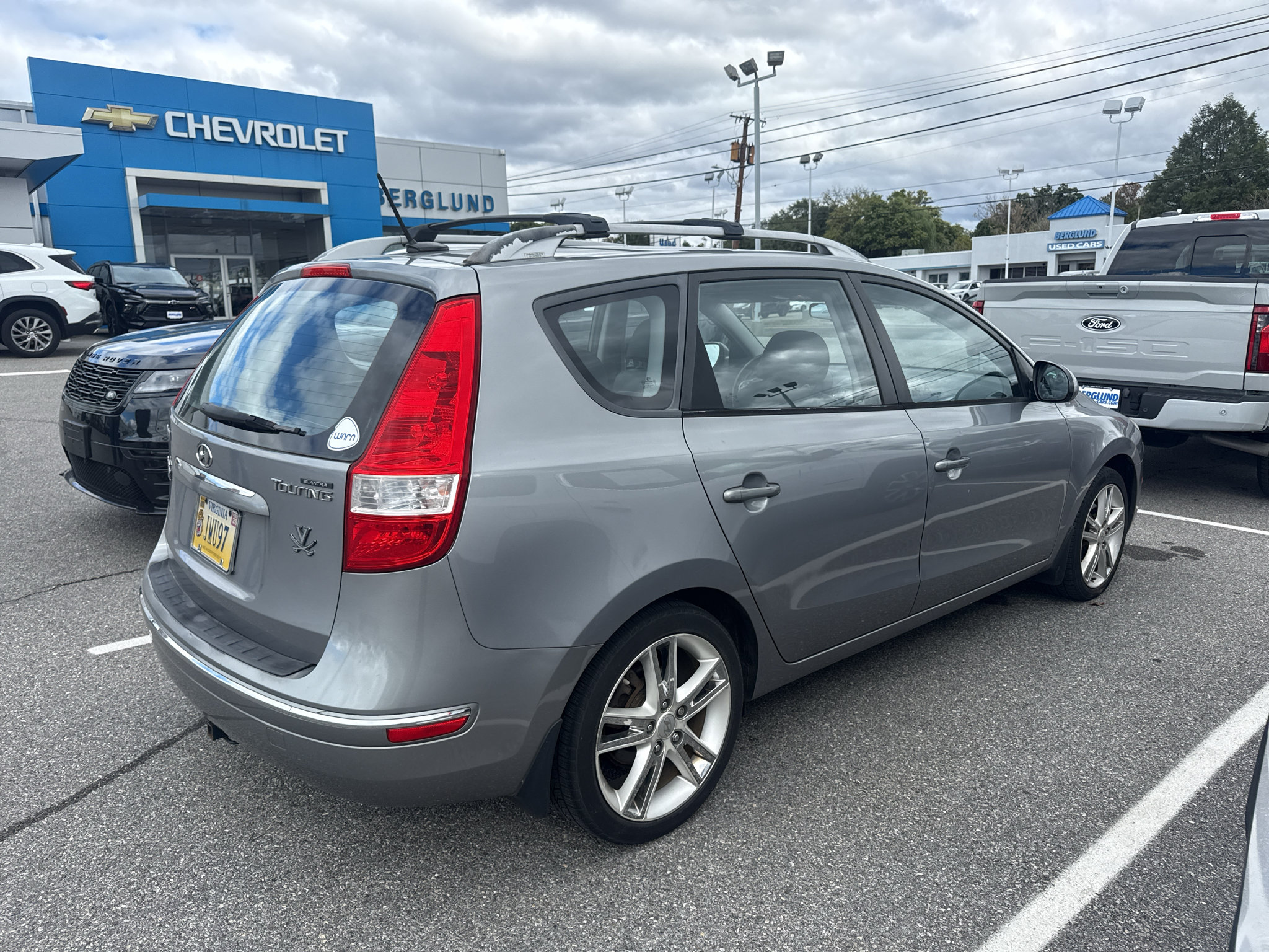 Used 2012 Hyundai Elantra FWD image 4
