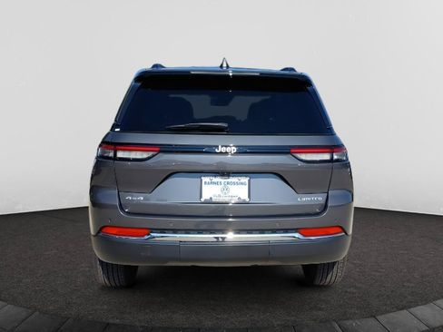 Used 2025 Jeep Grand Cherokee Limited AWD/4WD image 4
