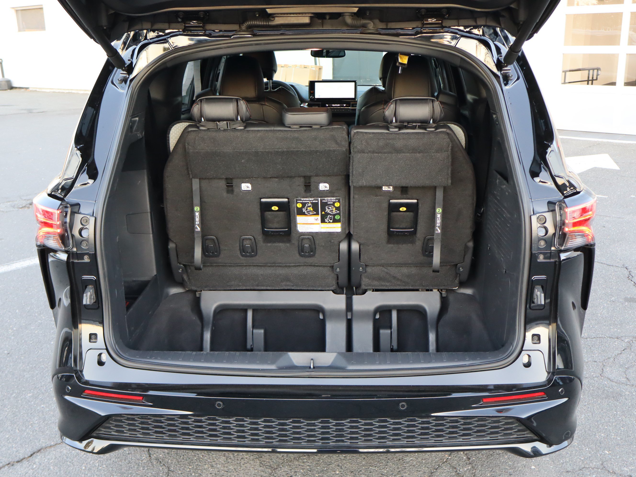 Used 2026 Toyota Sienna XSE FWD image 33