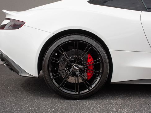 Used 2014 Aston Martin Vanquish Coupe RWD image 43