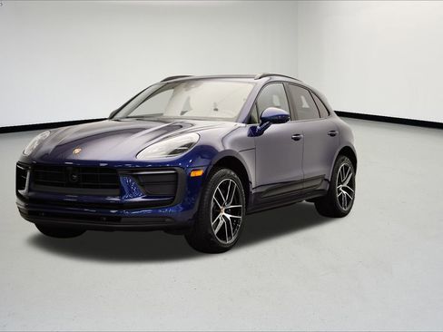 Used 2025 Porsche Macan image 1
