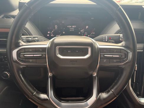 Used 2025 GMC Yukon Denali AWD/4WD image 11