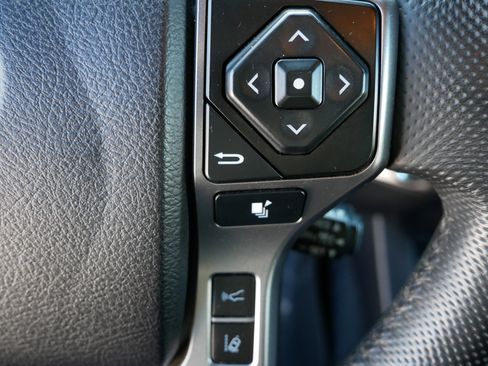 Used 2021 Toyota Tacoma Limited image 28