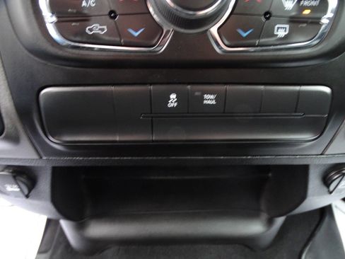 Used 2020 RAM 1500 4x4 Crew Cab w/ Night Edition w/ Wheel & Sound Group image 26