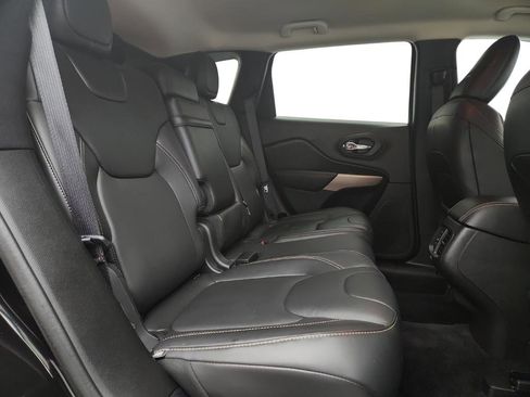 Used 2018 Jeep Cherokee Limited w/ High Altitude Package image 27