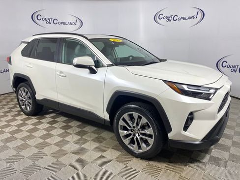 Certified 2022 Toyota RAV4 XLE Premium FWD image 1
