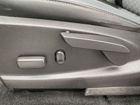 Used 2017 Chevrolet Colorado Z71 image 16