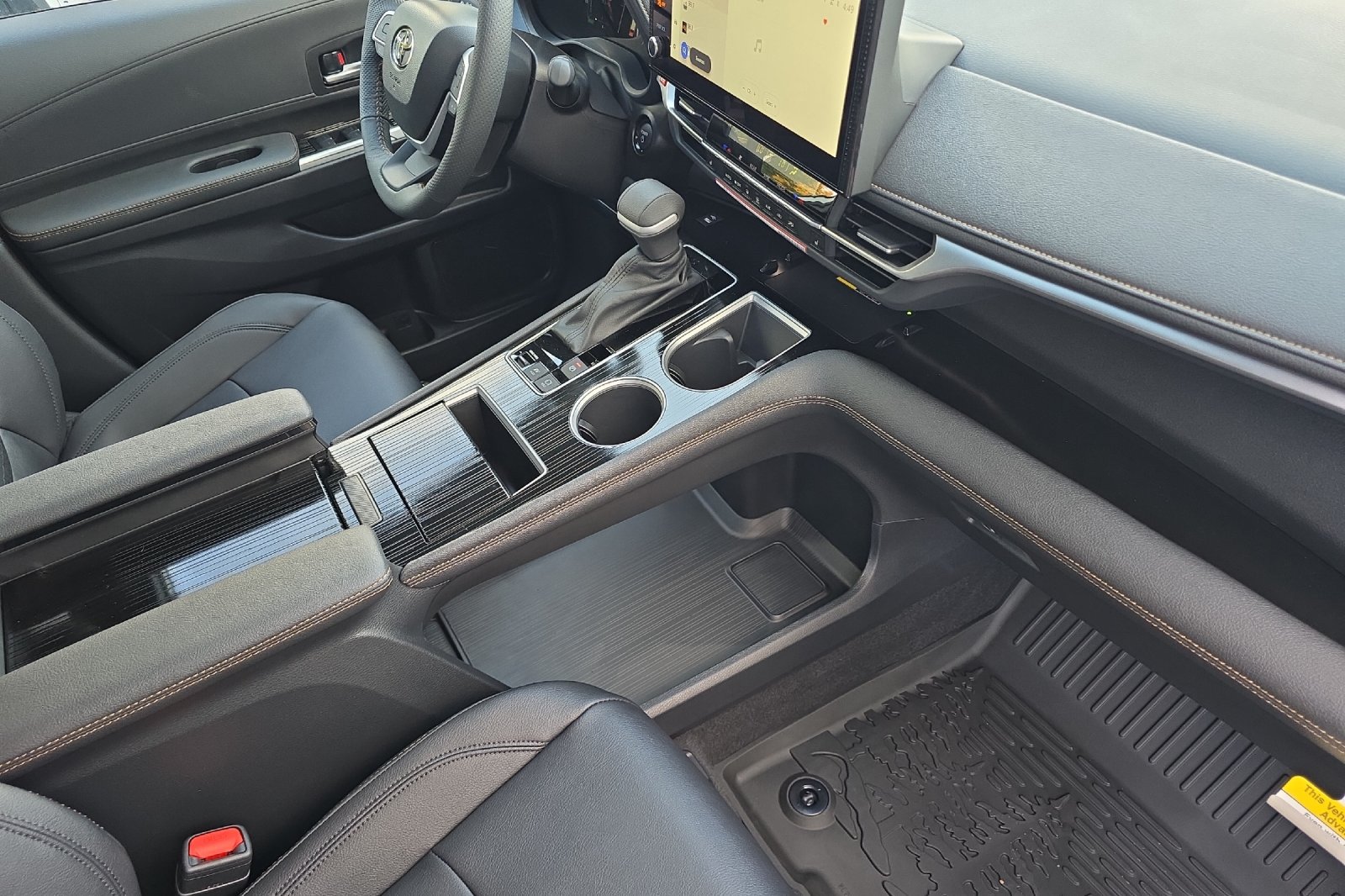 New 2026 Toyota Sienna XLE Woodland Edition AWD/4WD image 15