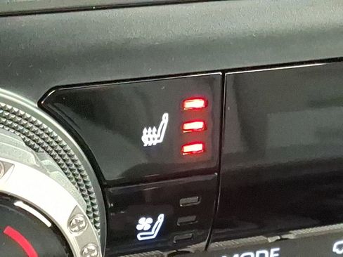 Used 2025 Toyota Tacoma Trailhunter image 19