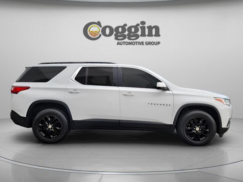 Used 2021 Chevrolet Traverse LT image 4