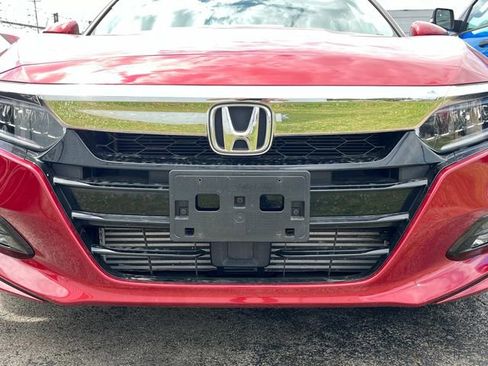 Used 2018 Honda Accord Touring image 9