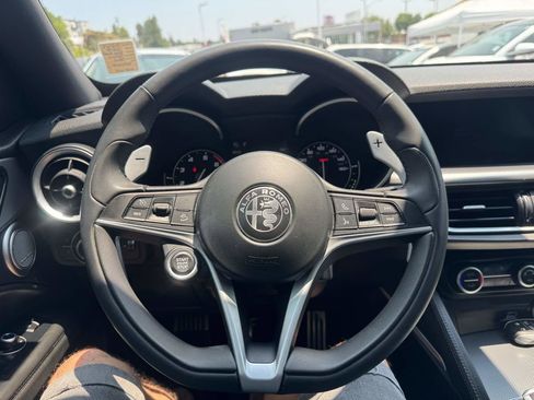 Used 2018 Alfa Romeo Stelvio Ti Sport image 15