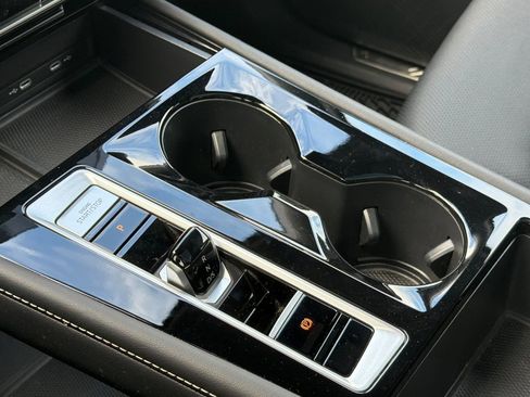 Used 2024 Volkswagen Atlas Cross Sport SE w/ Panoramic Sunroof Package image 21