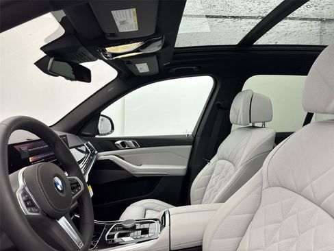 New 2026 BMW X5 xDrive40i w/ M Sport Package image 24