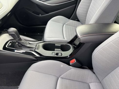 Used 2025 Toyota Corolla SE image 14