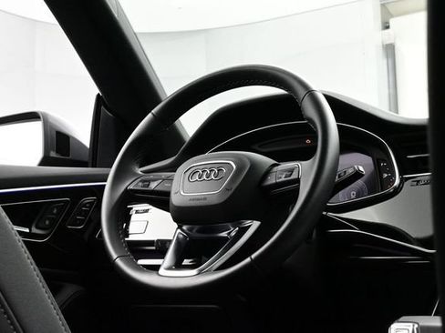 Used 2025 Audi Q8 Premium Plus AWD/4WD image 20