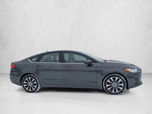 Used 2020 Ford Fusion SE image 4