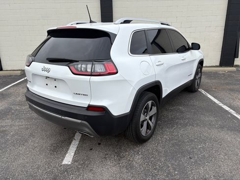Used 2019 Jeep Cherokee Limited w/ Luxury Group image 2