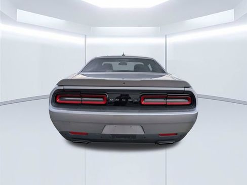 Used 2015 Dodge Challenger SXT Plus RWD image 6